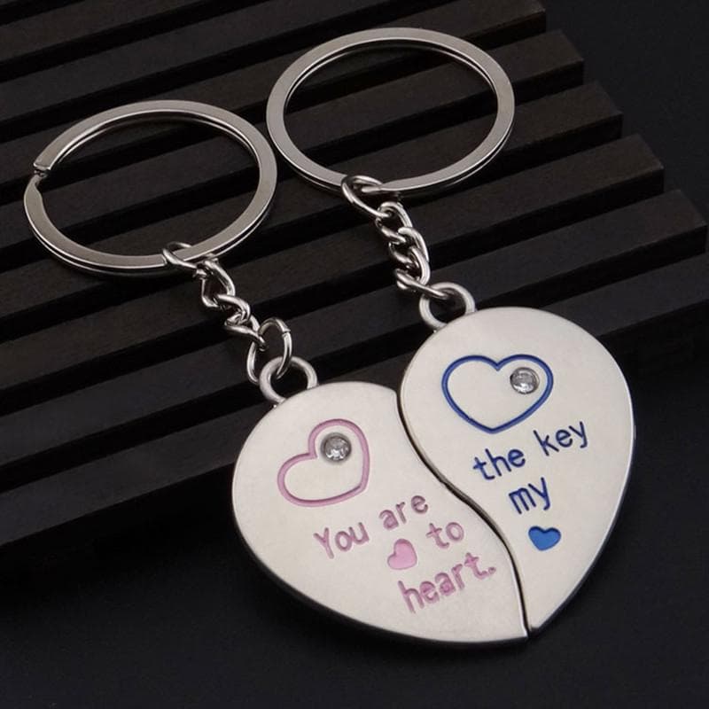 Personalisierte Schlüsselanhänger aus Holz sind tolle Geschenke.