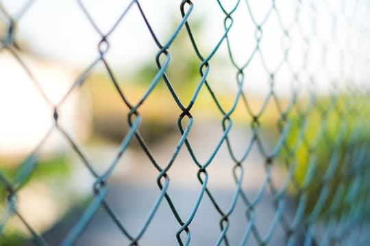 Die zweifache Mastnetzwand für ein geschütztes Klima